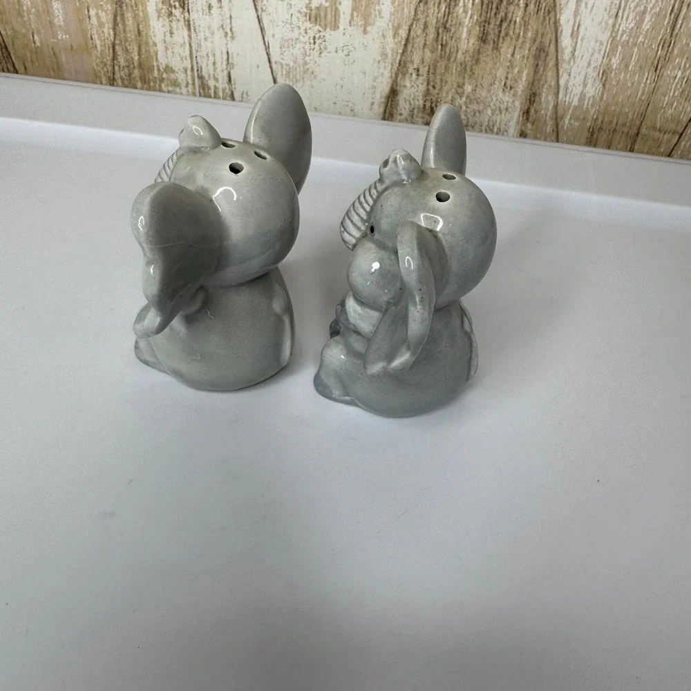 Vintage Gray Ceramic Elephant Salt‎ and Pepper Shakers Made in Taiwan